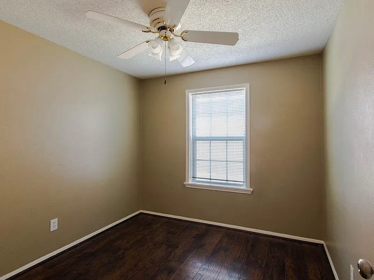 830 E Linda Dr — Photo 16