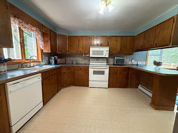 3rd image of 151 Saint Mary Rd