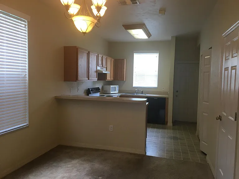 3901 SW 20th Ave #101 — Photo 8