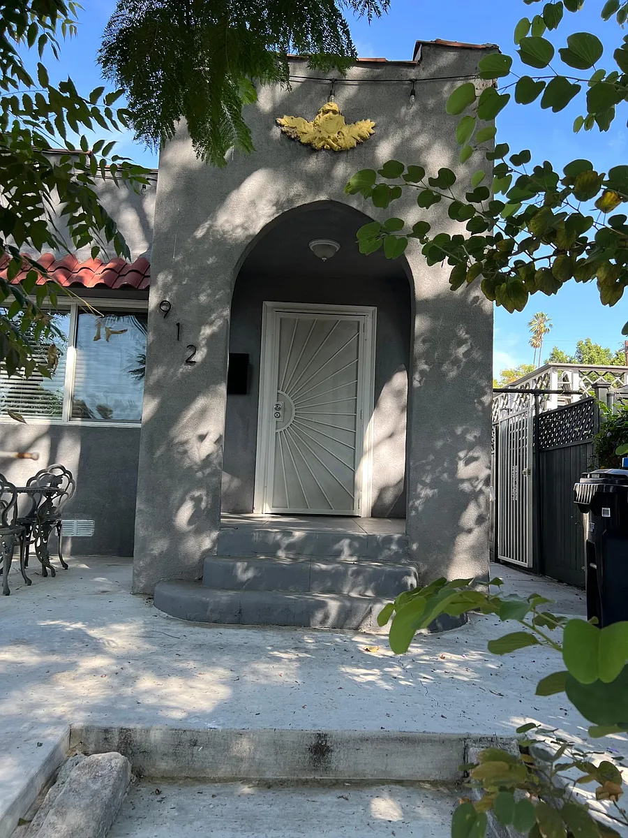 Building Photo - 912 Parkman Ave