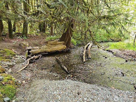 5th image of 170 NE Elfendahl Pass Road
