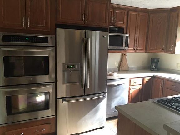 3rd image of 5621 Bay Shore Dr