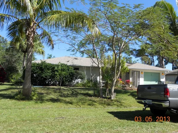 941 SE Atlantus Avenue, Port St Lucie, FL 34983