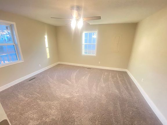 4th image of 832 8th St