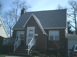 27 Ebony St, Staten Island, NY 10306