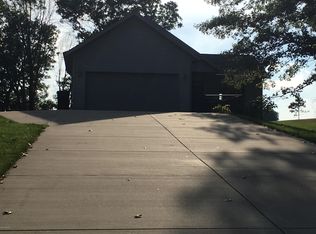 8394 Crestview Dr, Greenville, MI 48838