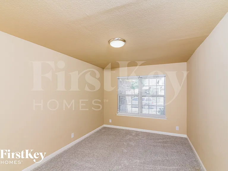 5622 Wayne Path — Photo 13