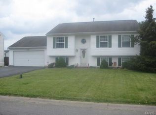 5748 Boulia Dr, Clay, NY 13041