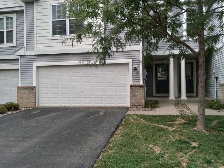 4904 Bluff Heights Trl SE — Photo 1