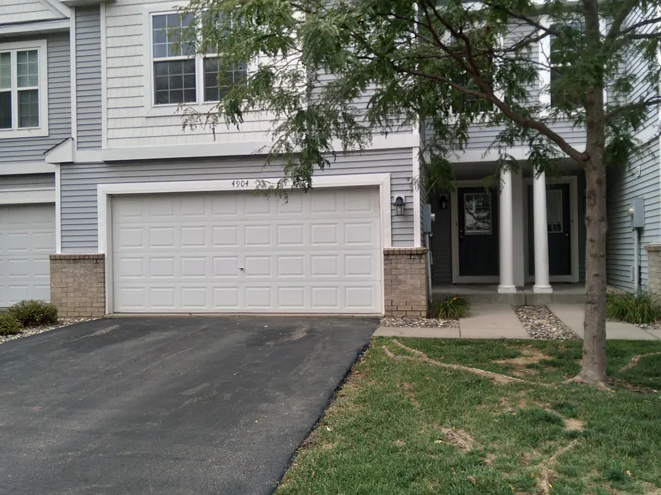 4904 Bluff Heights Trl SE