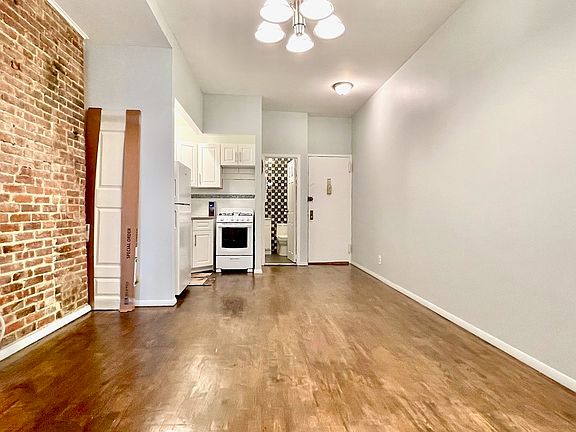 5th image of 726 Amsterdam Ave APT 3C1