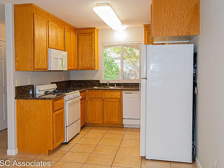 1363 E Lindo Ave #5 — Photo 6