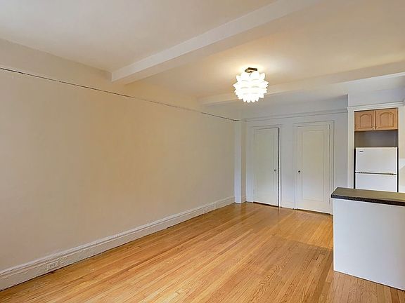 5th image of 50 W 72nd St APT 511