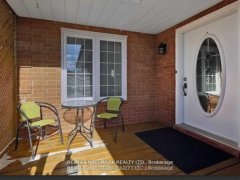 71 Ecclestone Dr #UPPER — Photo 3