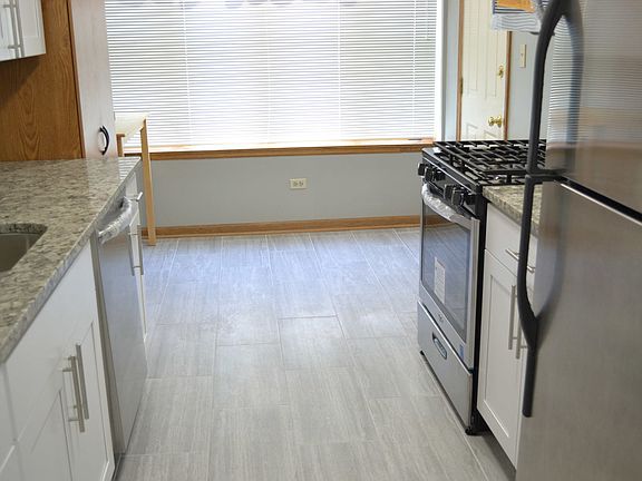 4th image of 5024 Circle Ct APT 1002