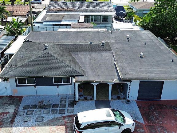 2nd image of 11512 NW 58th Ave