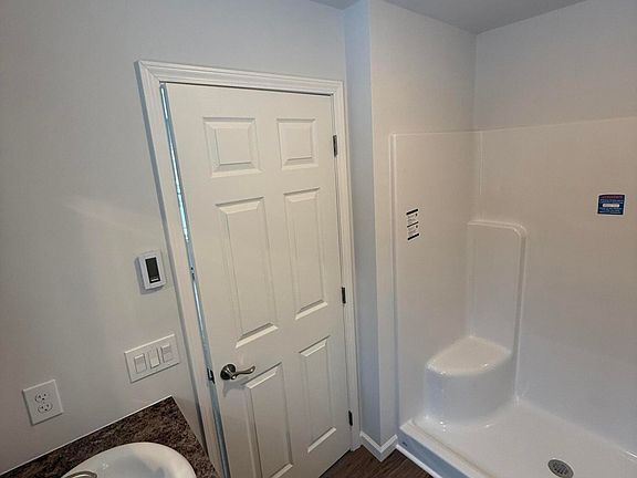 5th image of 71 Underwood Ln