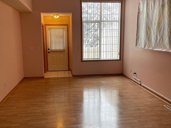 4th image of 8776 Hastings Cir NE