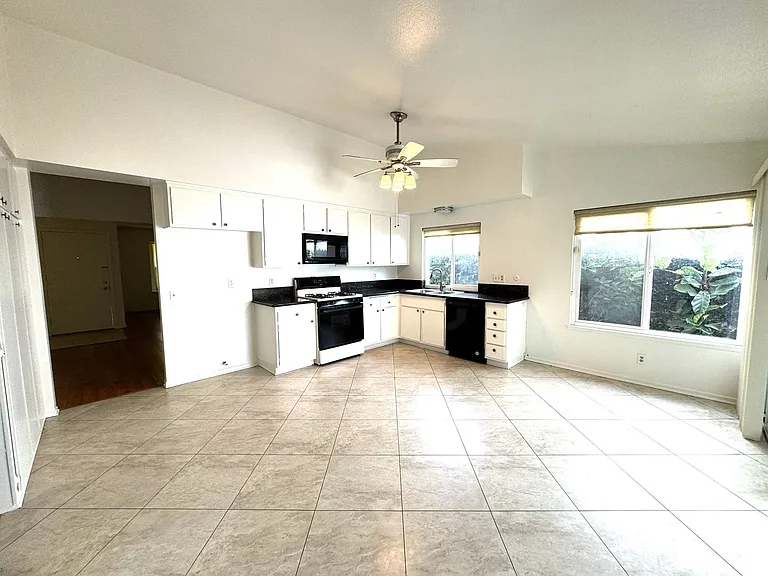 7642 E Woodsboro Ave — Photo 3