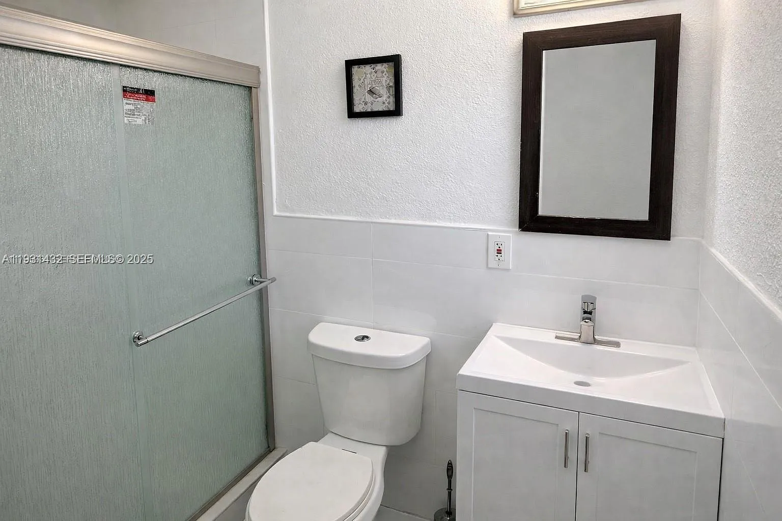 4 bed, 2.0 bath, $3,500 — Photo 3