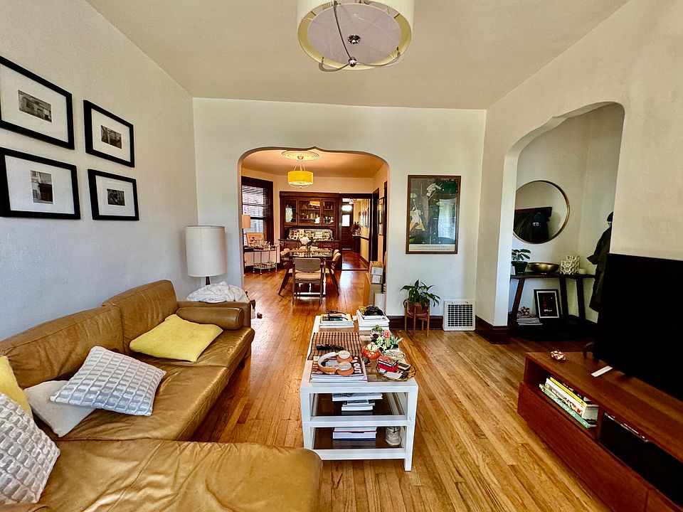 1st image of 2421 N Washtenaw Ave #1