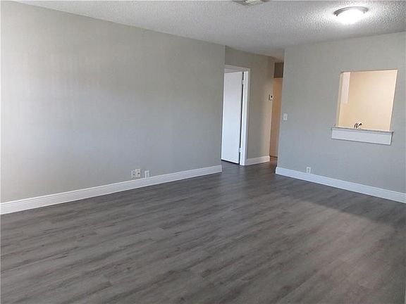4th image of 4280 Woodside Dr APT 13