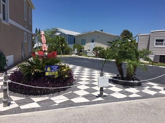 2nd image of 1314 Nettles Blvd