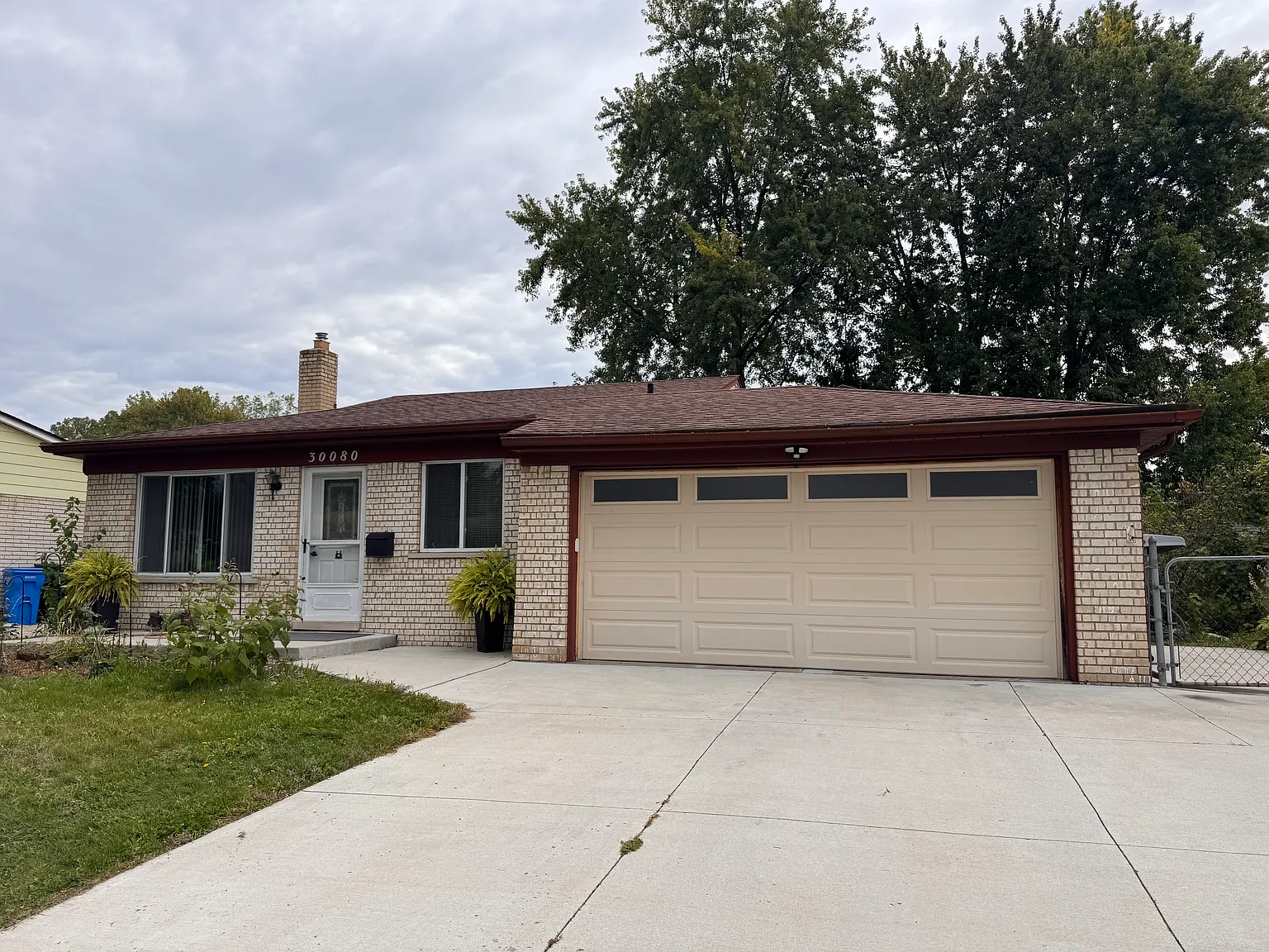 4 bed, 1485 sqft, $2,200 — Photo 1