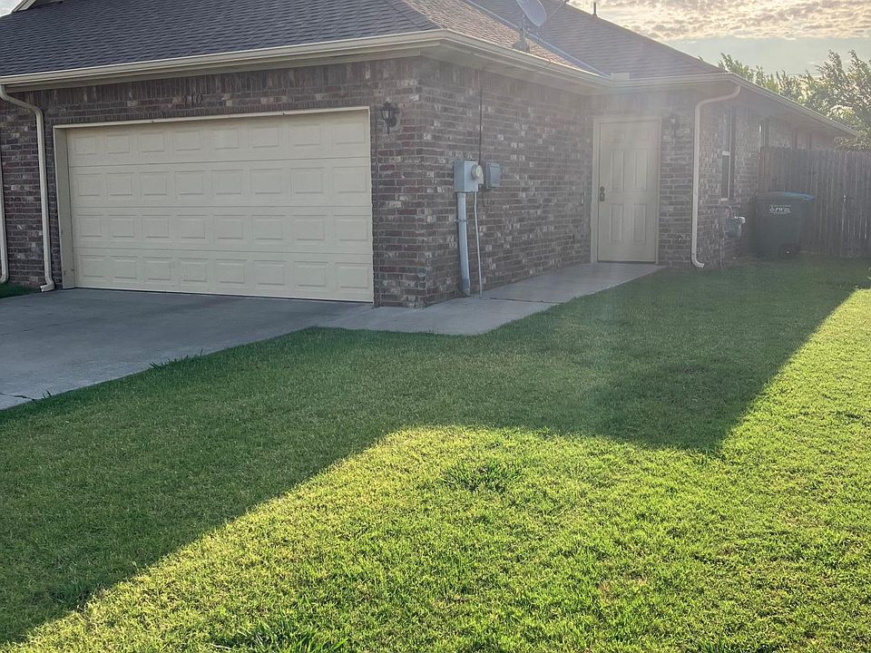 110 Barrett Place 3/2 Duplex