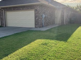 110 Barrett Pl, Edmond, OK 73003