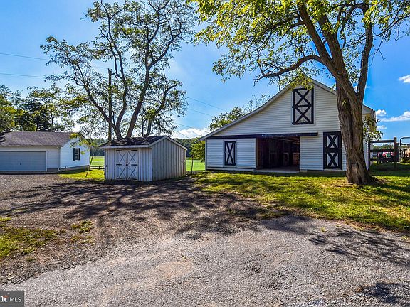 2nd image of 41557 Burnt Mill Dr
