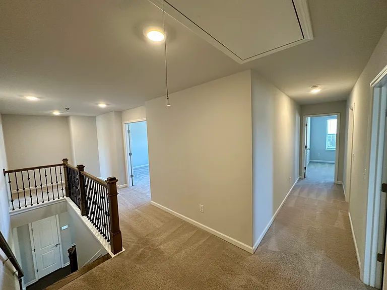 304 Greymoor Ln — Photo 17