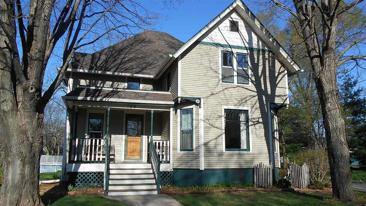 129 S Van Buren St photo 1