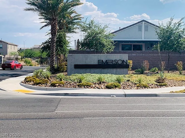 3 bed, 3.0 bath, 1761 sqft, $3,100 — Photo 2