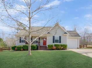 15 Broken Lance Dr, Youngsville, NC 27596
