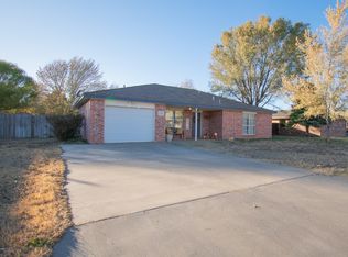 1914 Shawnee Trl, Dalhart, TX 79022