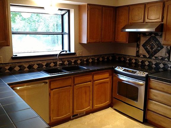 3rd image of 2625 Allen St SE