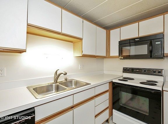 5th image of 1106 Mercury Dr Unit 1D