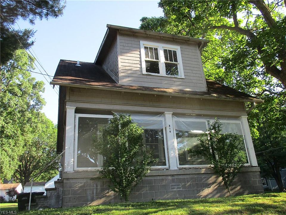 1st image of 806 Munroe Falls Ave