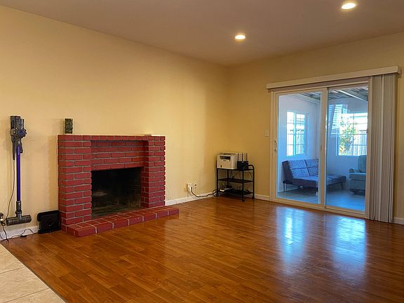 3rd image of 32425 Deborah Dr