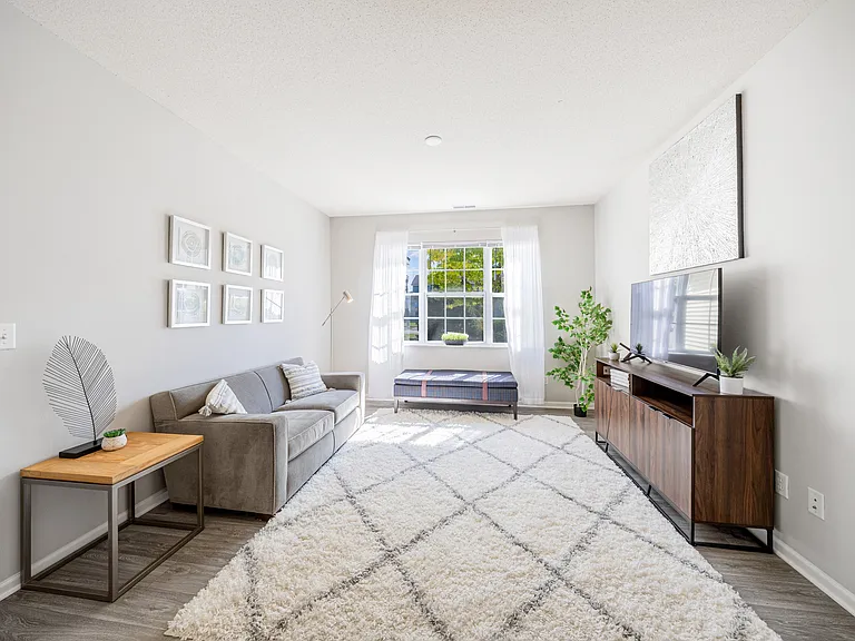 Cascade Shores Townhomes + Flats — Photo 5