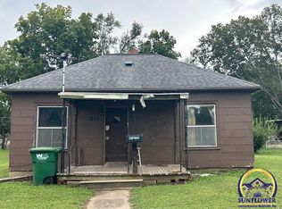 231 E Santa Fe Ave, Burlingame, KS 66413