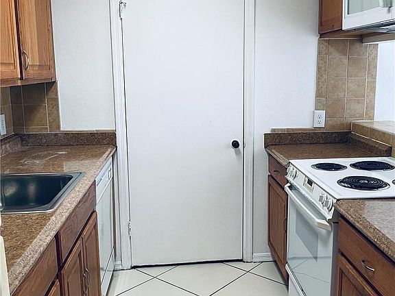 4th image of 2315 N Congress Avenue #34