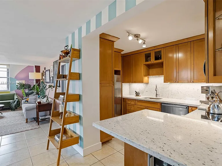 5 Island Ave — Photo 3