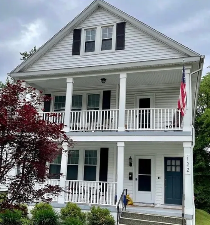 3 bed, 1224 sqft, $1,900 — Photo 1