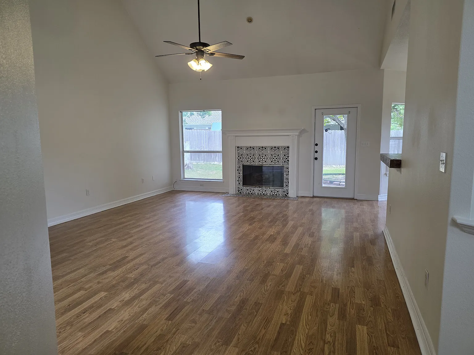 3 bed, 1848 sqft, $1,800 — Photo 3