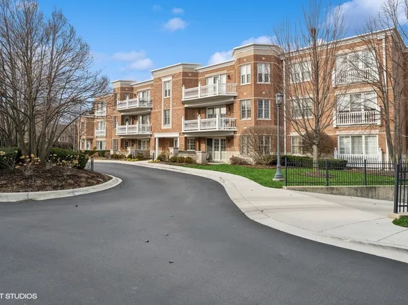 1865 Old Willow Rd Unit 211, Northfield, IL 60093