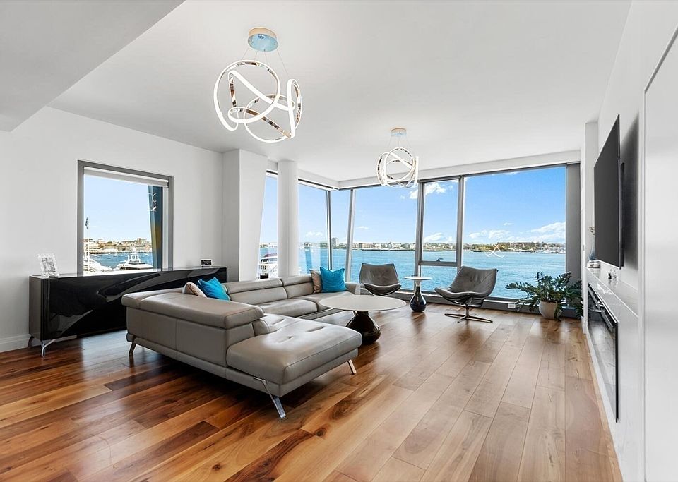 1st image of 300 Pier 4 Blvd #5C