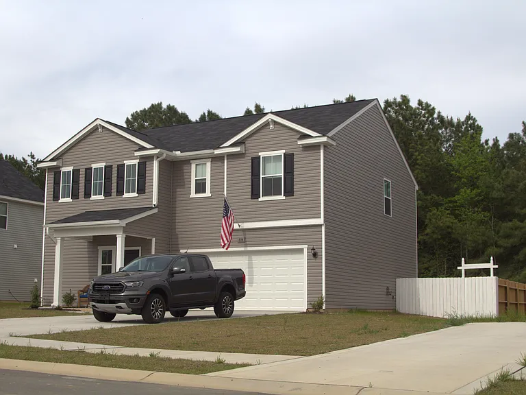 654 Melbourne Dr — Photo 2