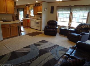 8644 S Robinhood Dr, Montague, MI